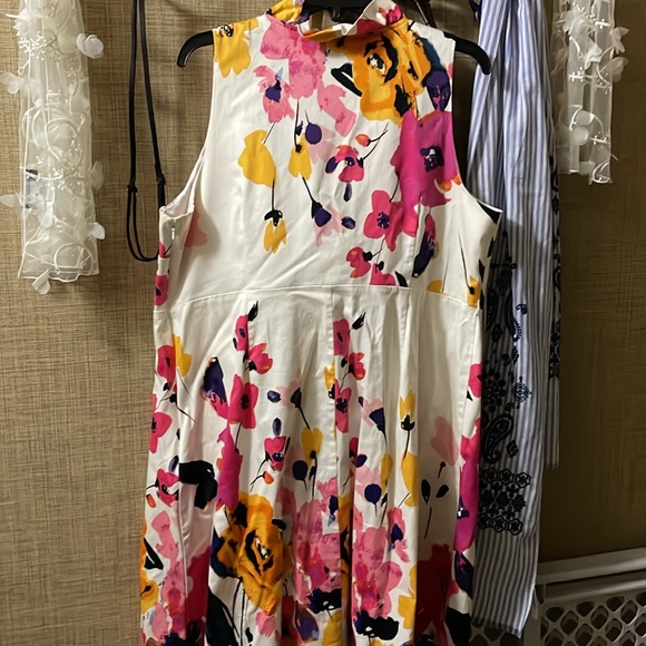Lane Bryant sleeves sun dress! Lots of pastels colors and floral pattern! EUC! - Picture 3 of 5